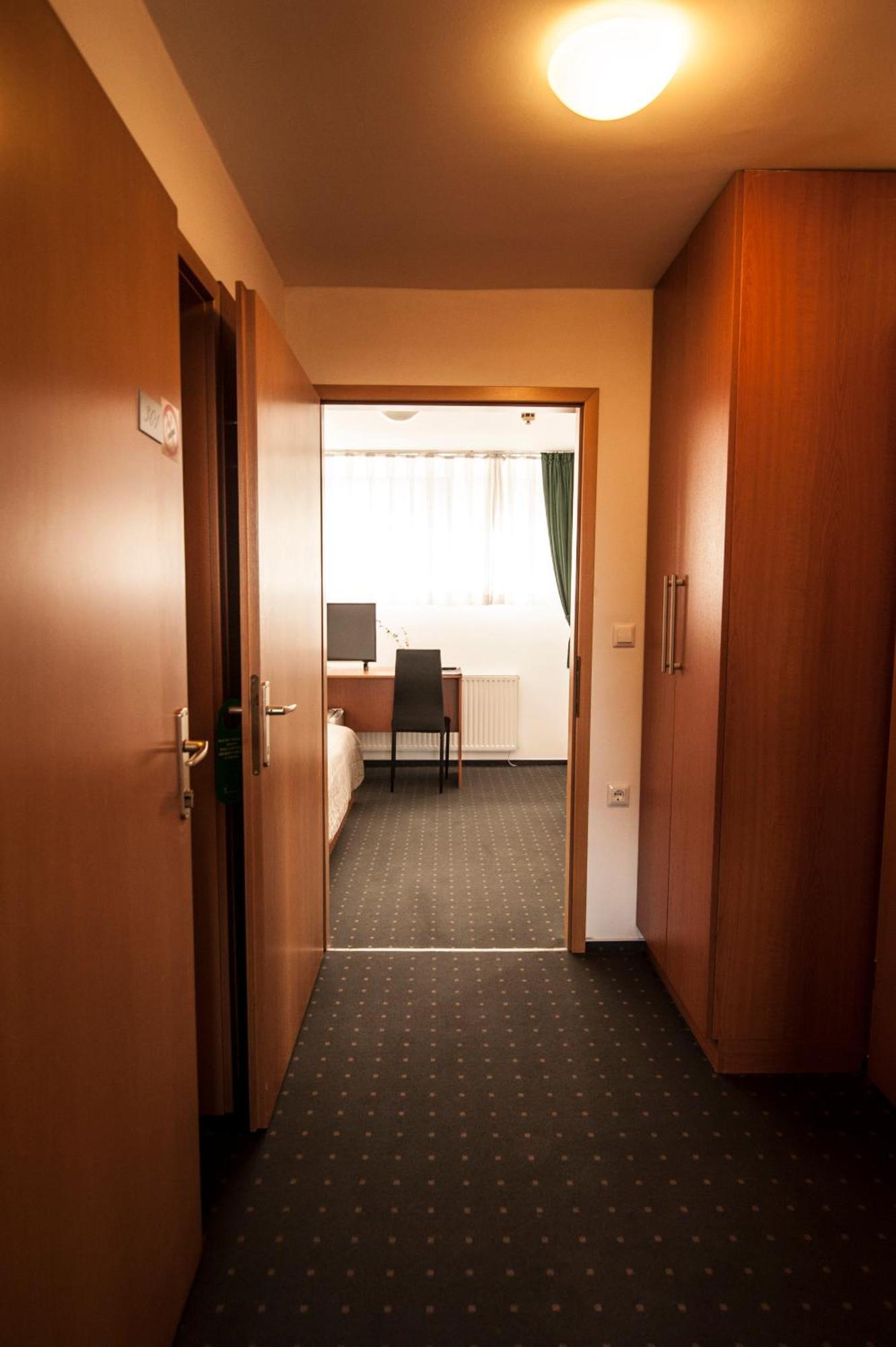 Hotel Faraon Celje Værelse billede